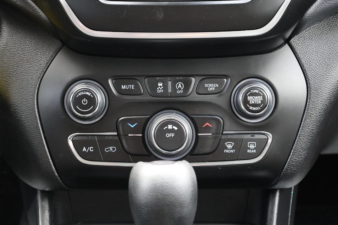 Used 2021 Jeep Cherokee Latitude image 20