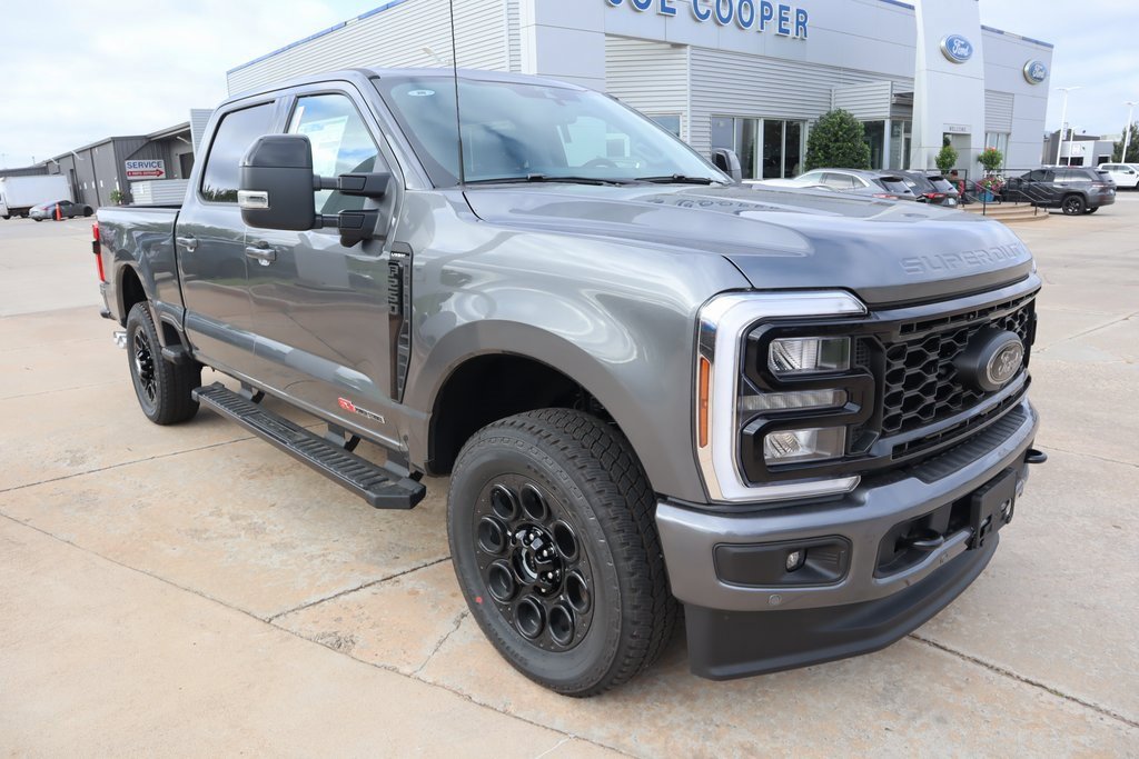 New 2026 Ford F250 Lariat w/ Black Appearance Package image 1