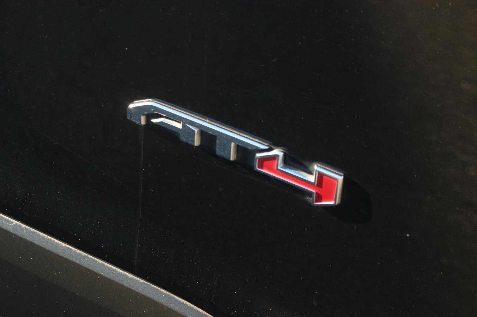 Used 2022 GMC Acadia AT4 w/ Technology Package image 10