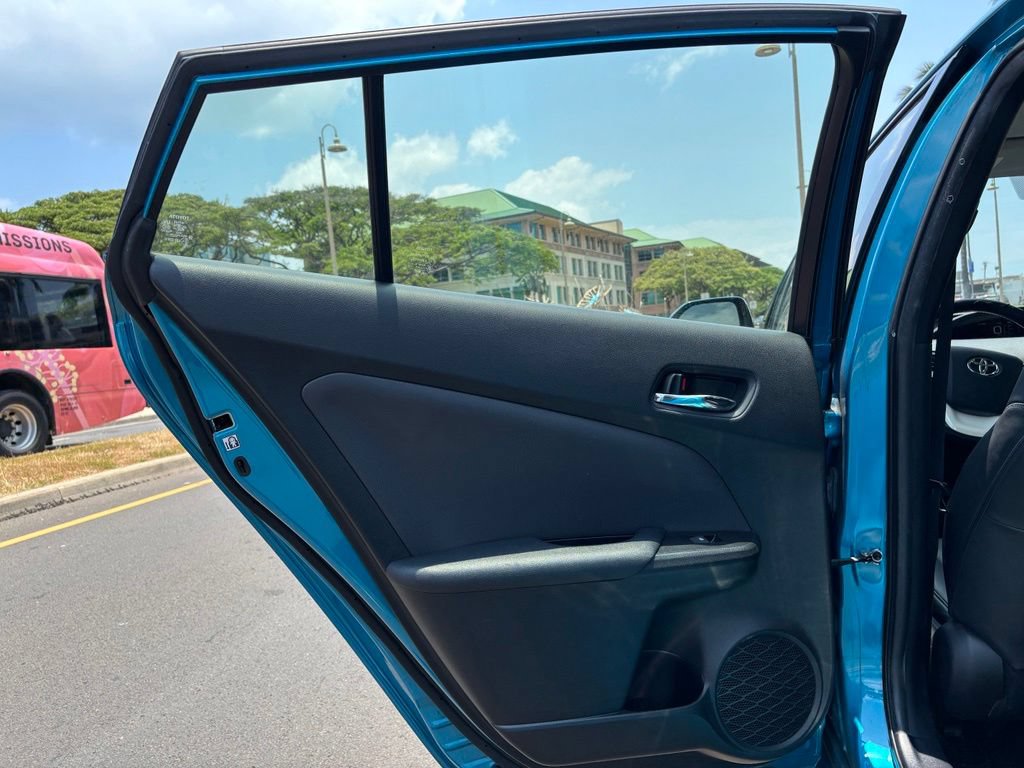 Used 2017 Toyota Prius Prime Advanced FWD image 16