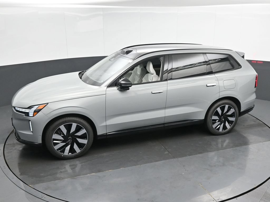 Used 2025 Volvo EX90 Ultra AWD/4WD image 37