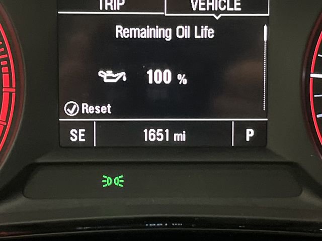 Used 2025 Chevrolet Trax RS w/ Sunroof Package image 6