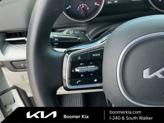 Used 2024 Kia Carnival LX image 20