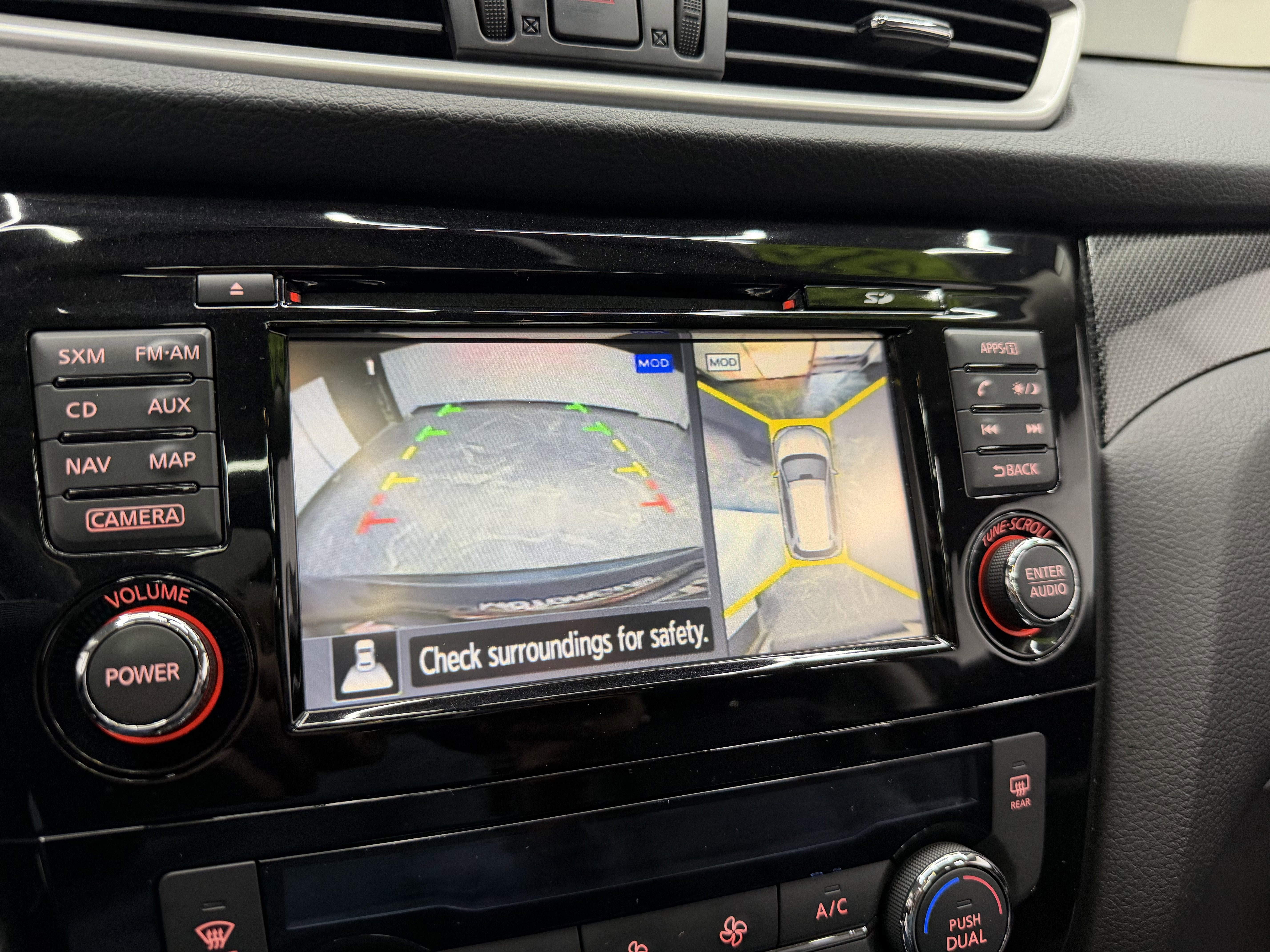 Used 2015 Nissan Rogue SL image 22