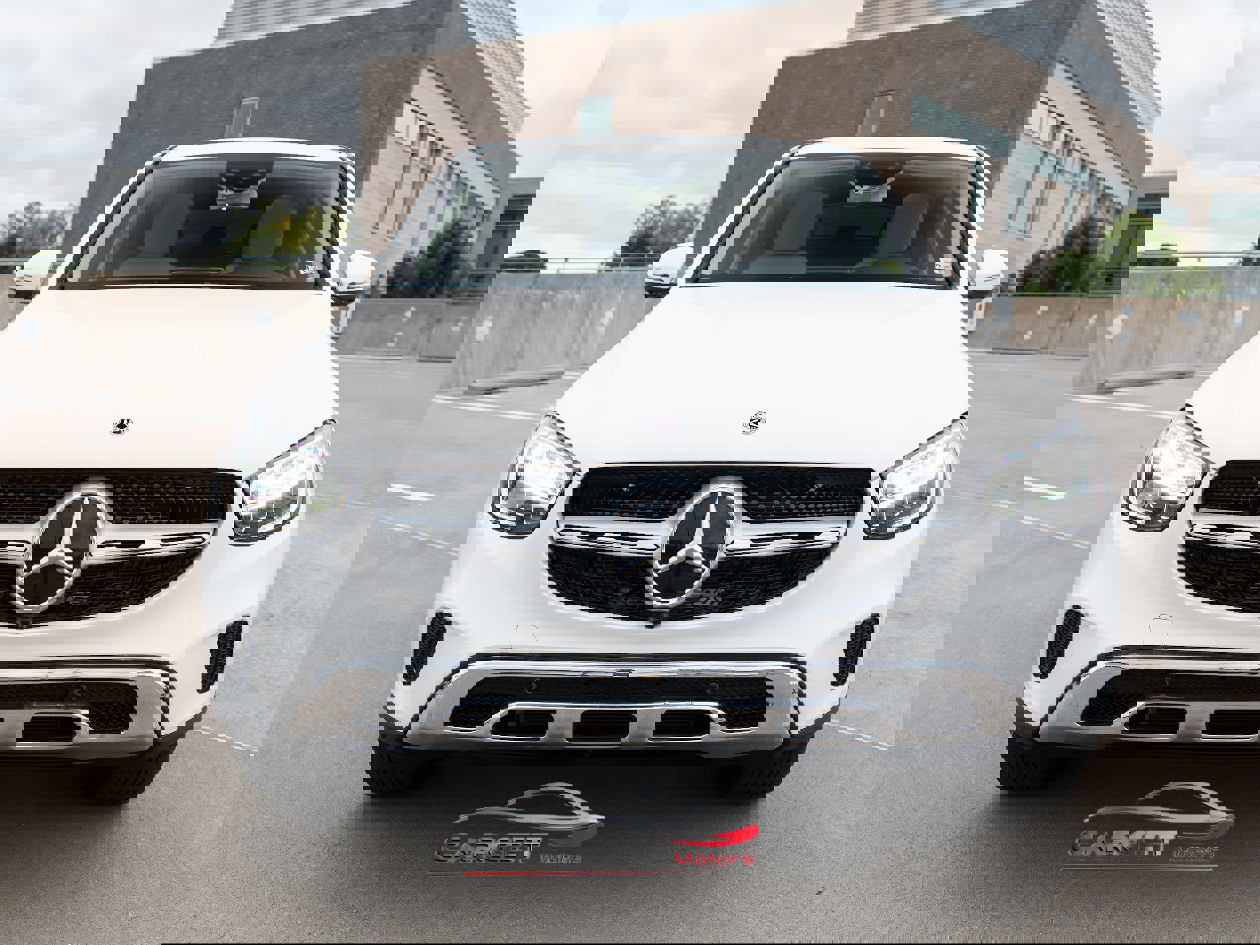 Used 2020 Mercedes-Benz GLC 300 4MATIC image 2