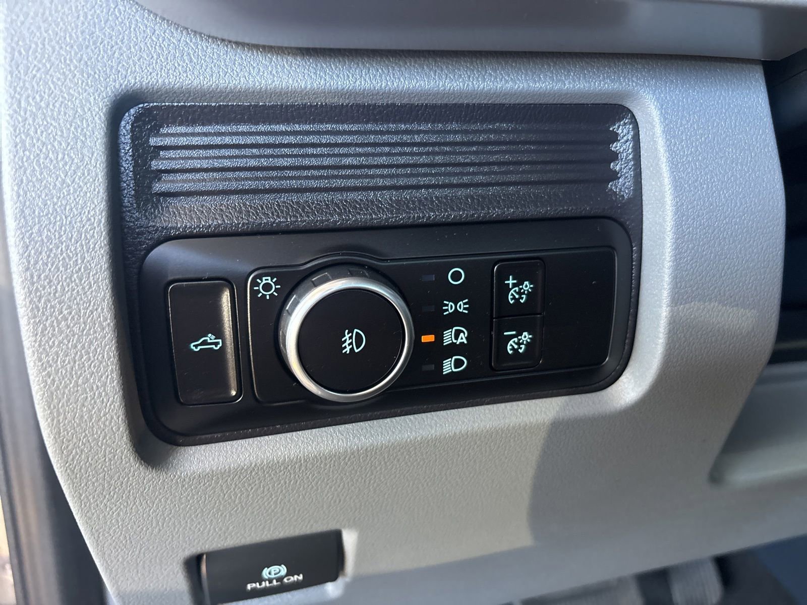 Used 2024 Ford F350 XLT w/ 360-Degree Camera Package AWD/4WD image 19