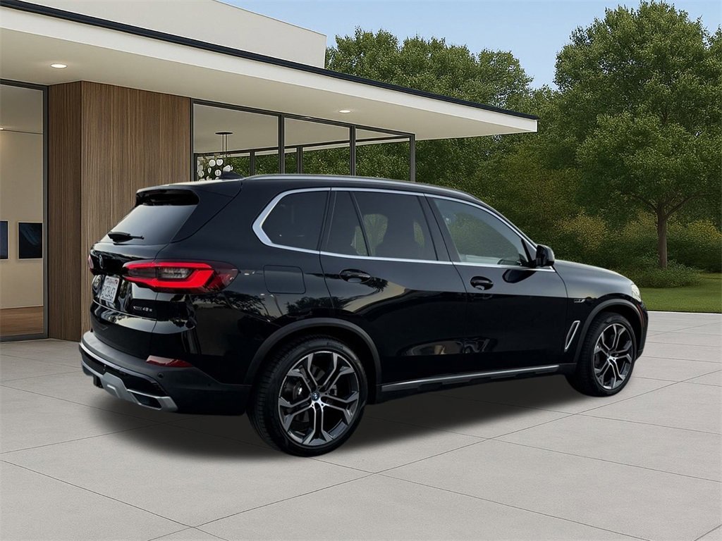 Certified 2022 BMW X5 xDrive45e w/ Climate Comfort Package image 7