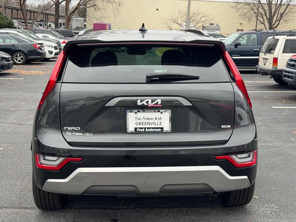 New 2025 Kia Niro SX Touring image 4