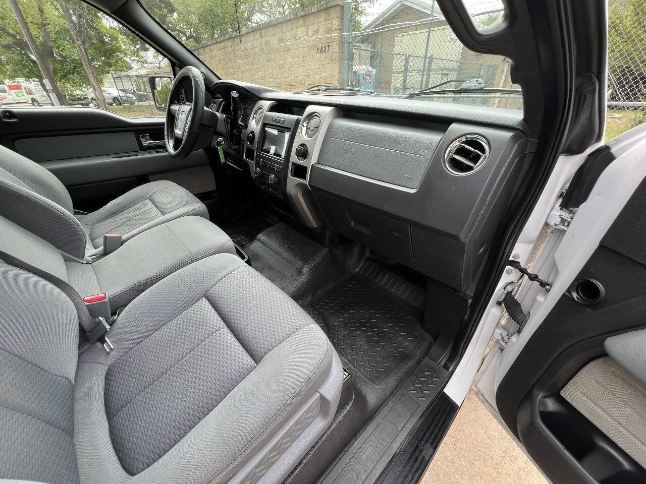 Used 2013 Ford F150 XLT w/ Trailer Tow Pkg image 31