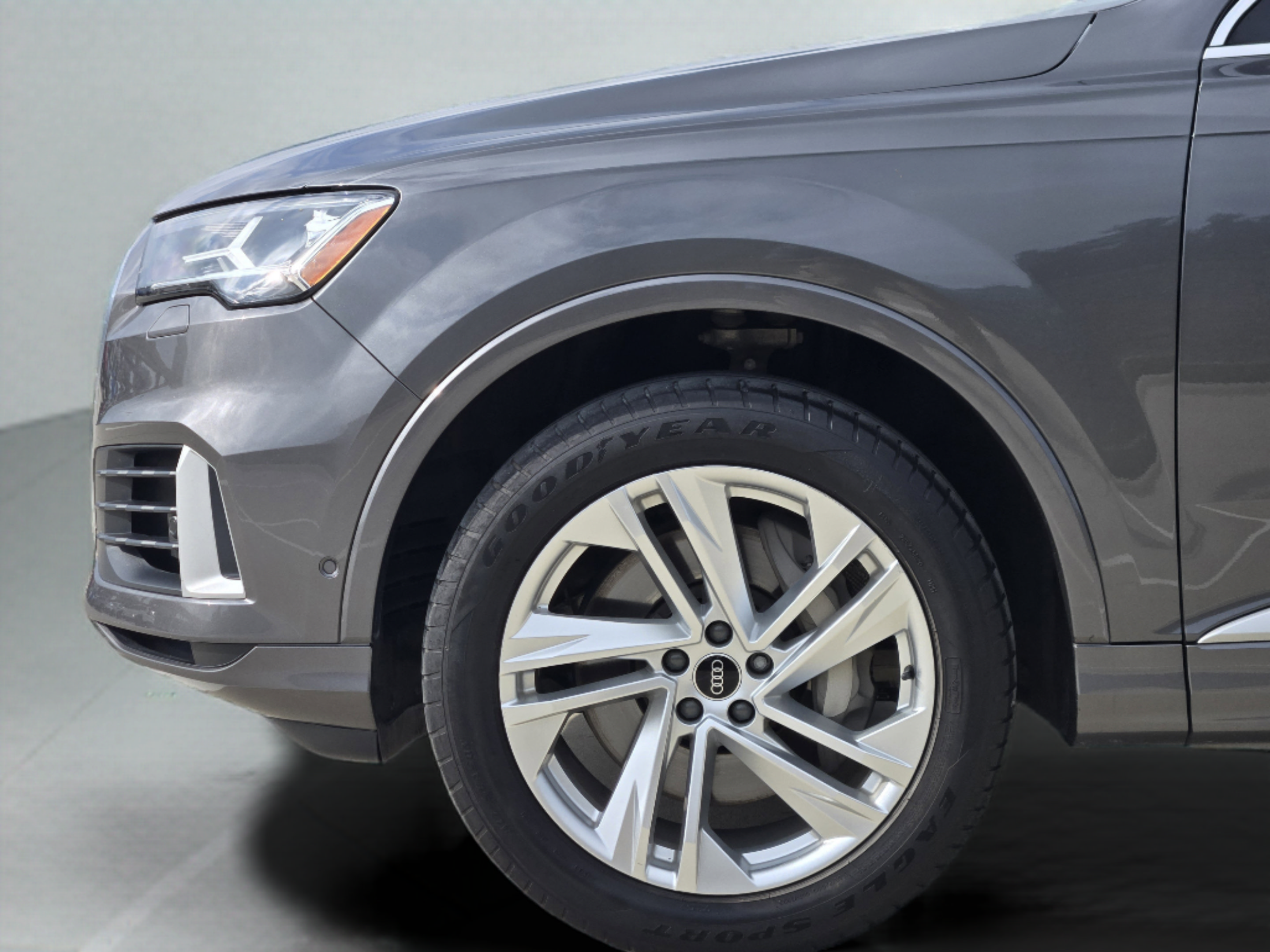 Used 2021 Audi Q7 3.0T Premium Plus AWD/4WD image 30
