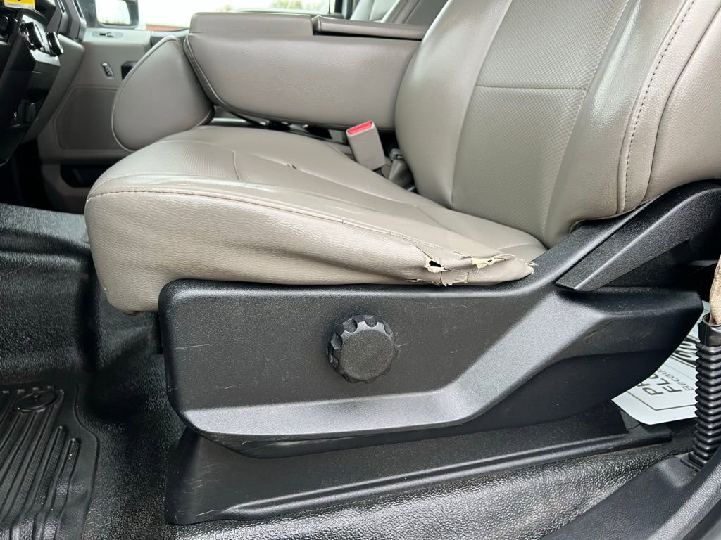 Used 2017 Ford F550 4x4 Crew Cab Super Duty w/ Power Equipment Group image 14