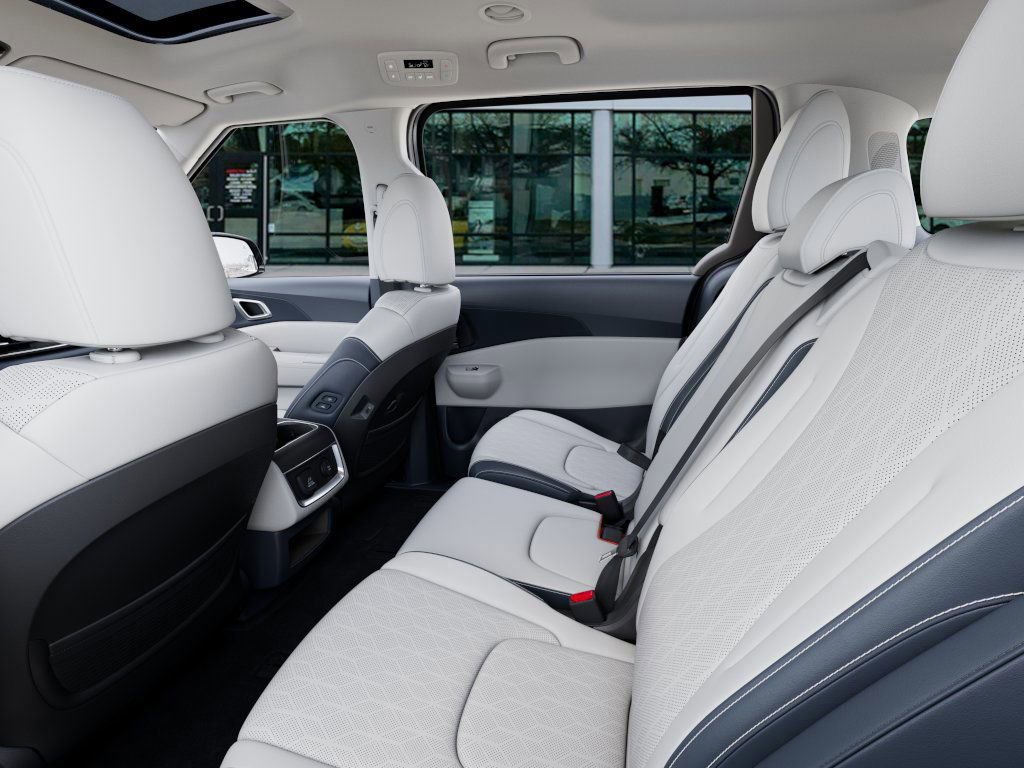 New 2026 Kia Carnival SX image 18