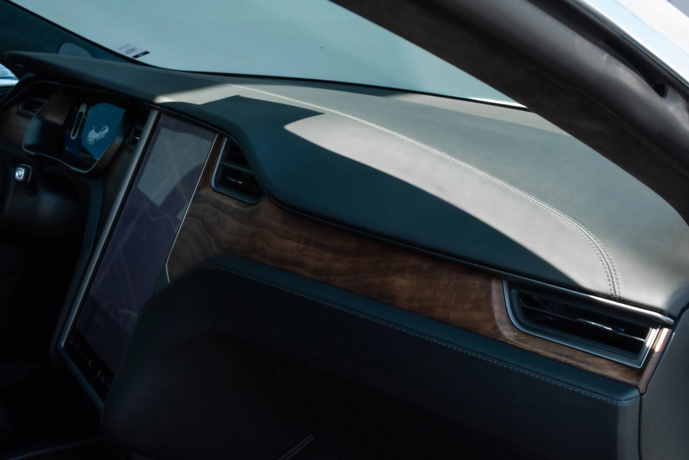Used 2021 Tesla Model S Long Range Plus image 18