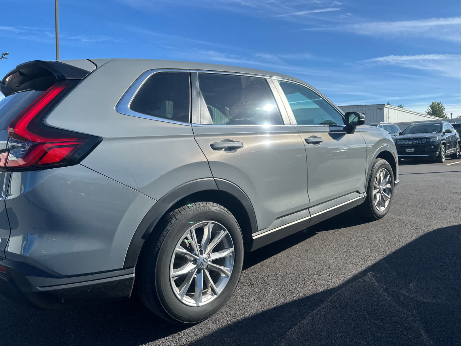 Used 2025 Honda CR-V EX-L image 4