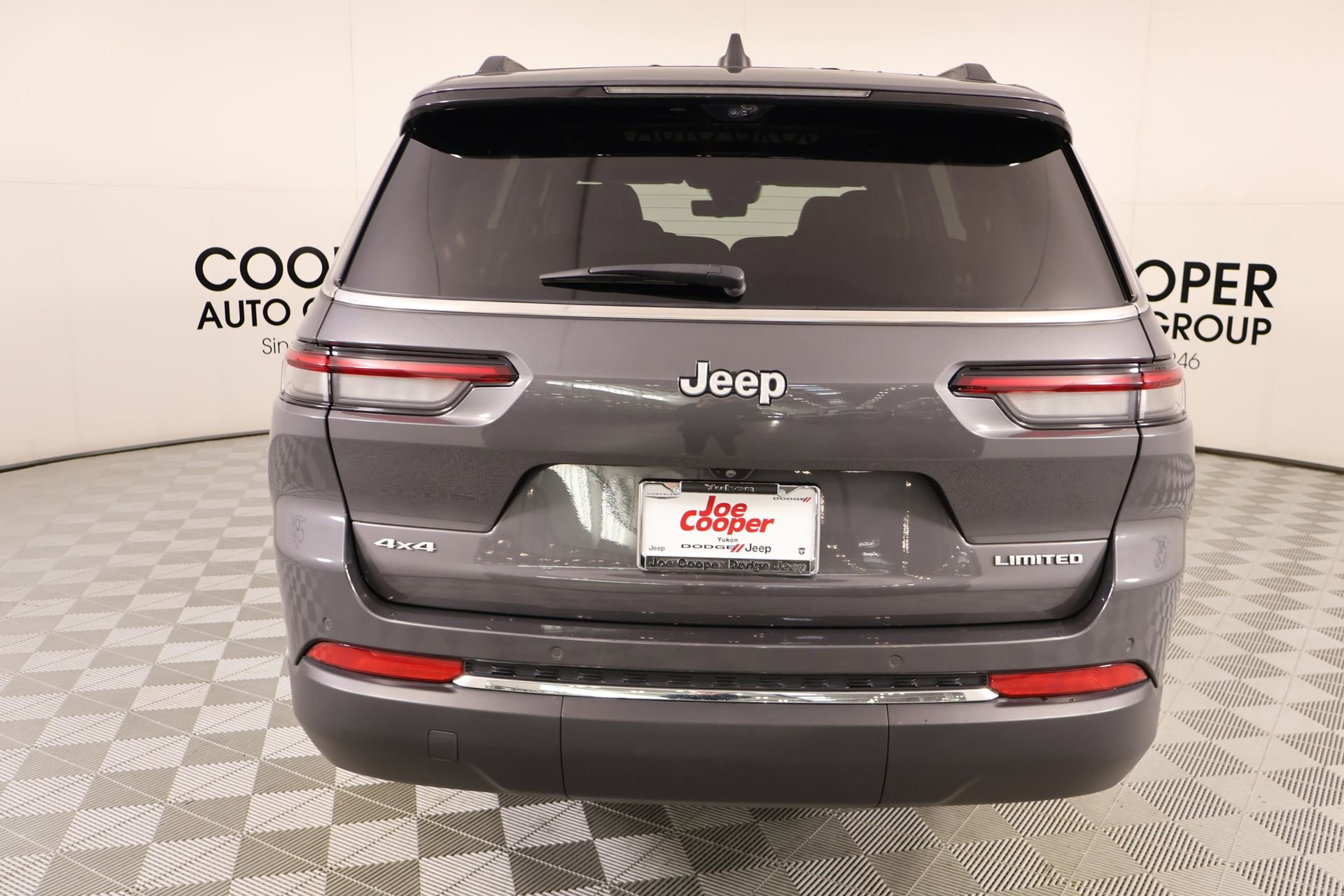 Used 2024 Jeep Grand Cherokee L Limited w/ Luxury Tech Group II AWD/4WD image 25