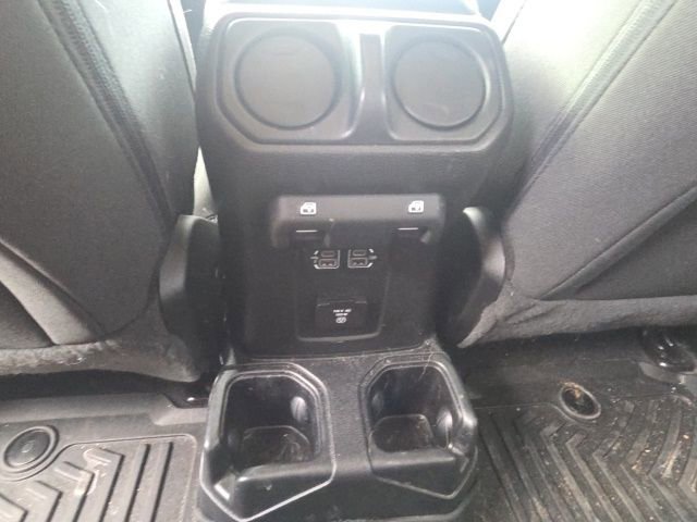 Used 2020 Jeep Wrangler Unlimited Sahara image 20