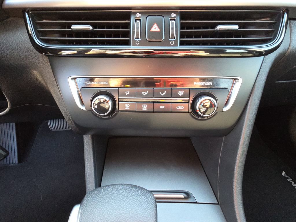 Used 2016 Kia Optima LX FWD image 23
