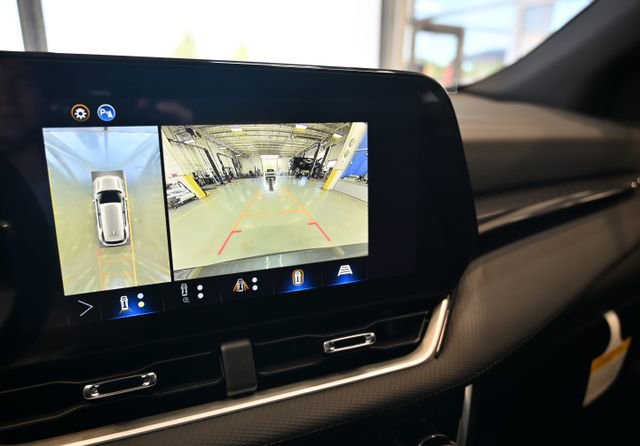 New 2026 Chevrolet Equinox LT w/ Safety and Technology Package FWD image 16