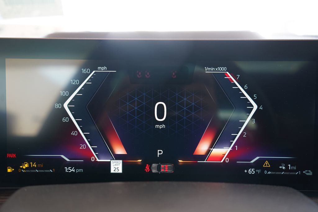 Used 2025 BMW X5 xDrive50e w/ Executive Package image 17