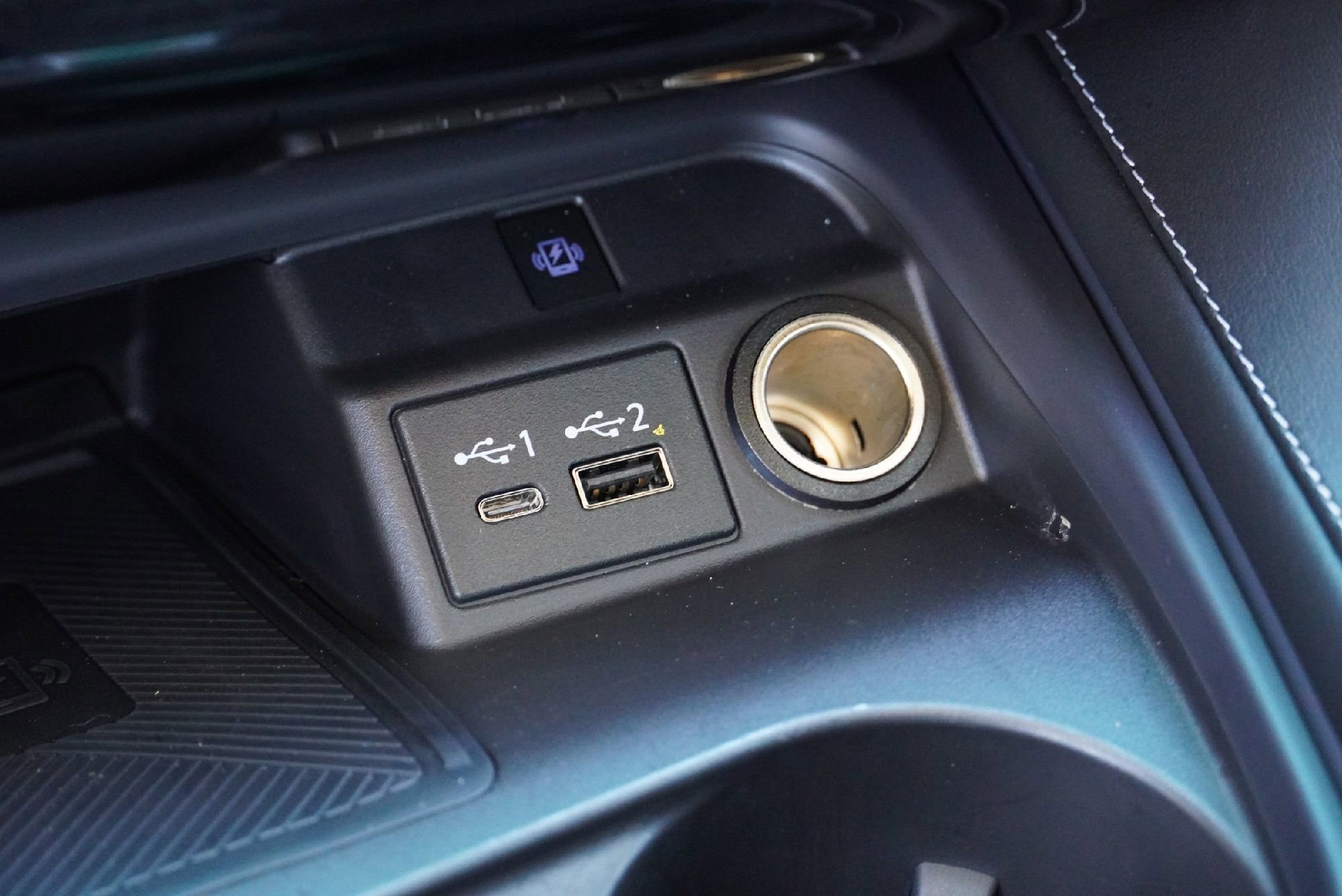 Certified 2024 INFINITI QX50 Luxe w/ Accent Package image 15