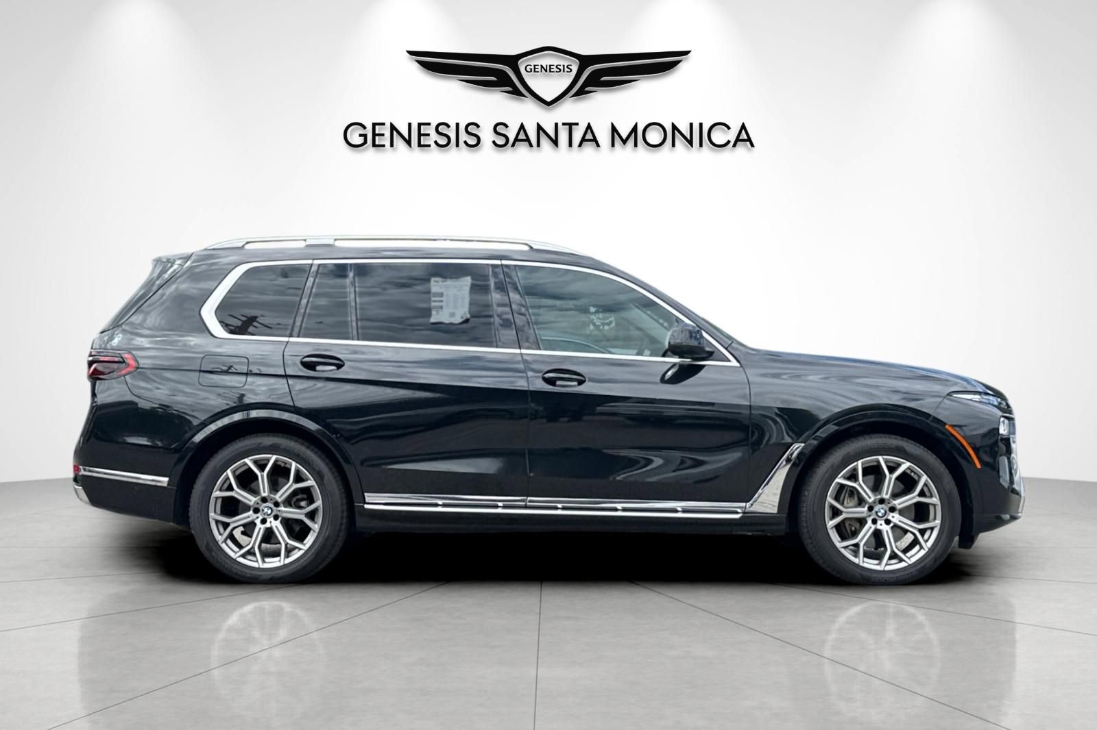 Used 2024 BMW X7 xDrive40i AWD/4WD image 3