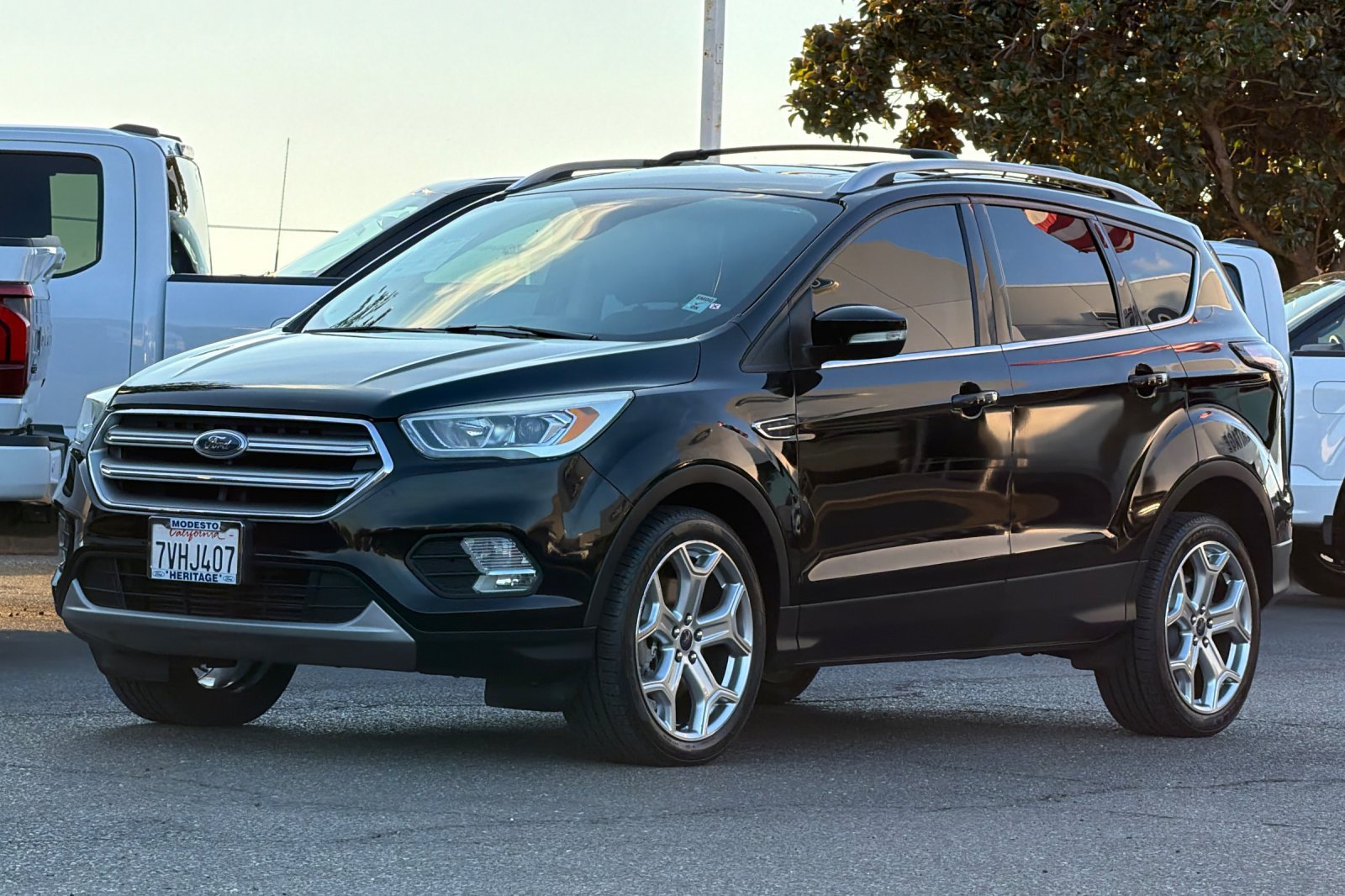 Used 2017 Ford Escape Titanium AWD/4WD image 8