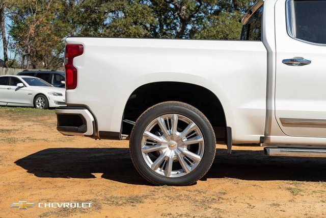 Used 2022 Chevrolet Silverado 1500 High Country w/ High Country Premium Package image 5