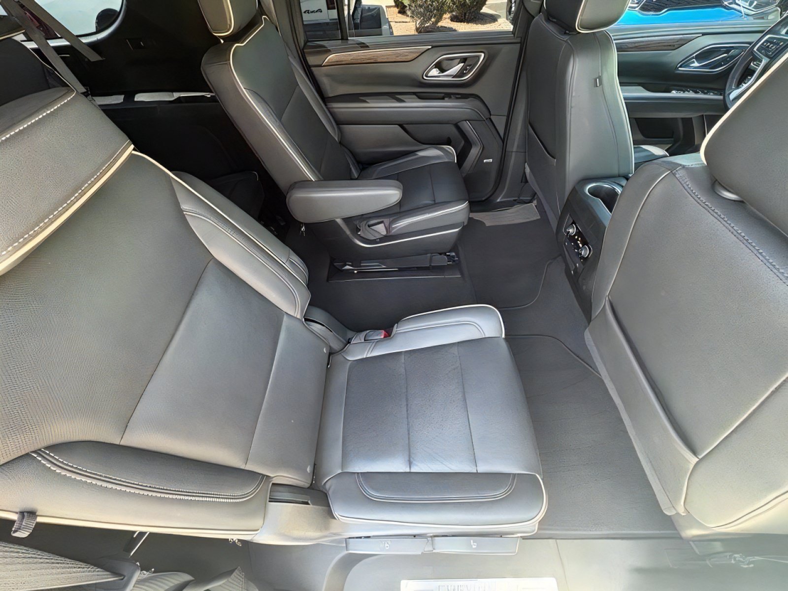 Used 2023 Chevrolet Suburban Premier AWD/4WD image 12