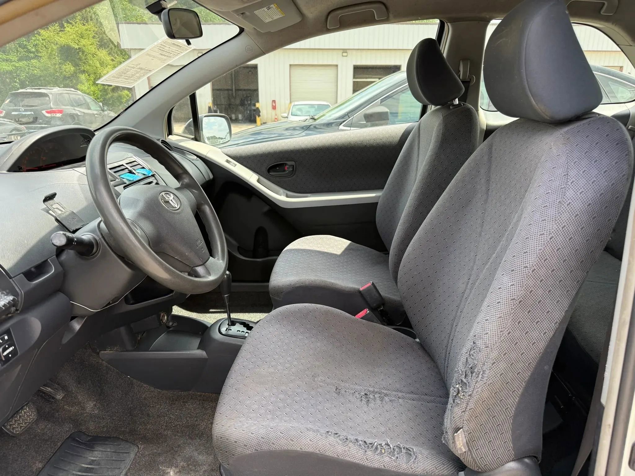 Used 2009 Toyota Yaris 2-Door Hatchback FWD image 2