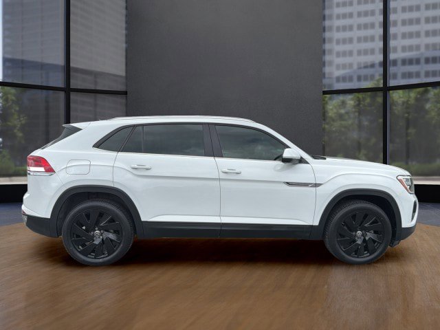Used 2024 Volkswagen Atlas Cross Sport SE FWD image 16