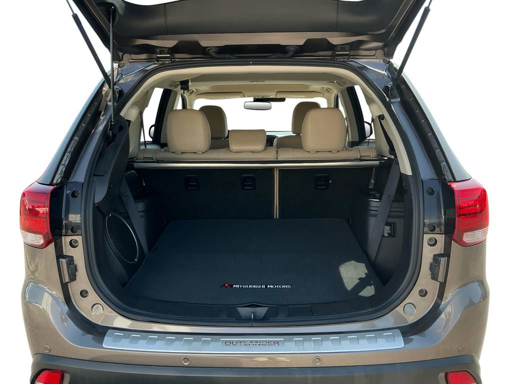 Used 2017 Mitsubishi Outlander SEL image 24