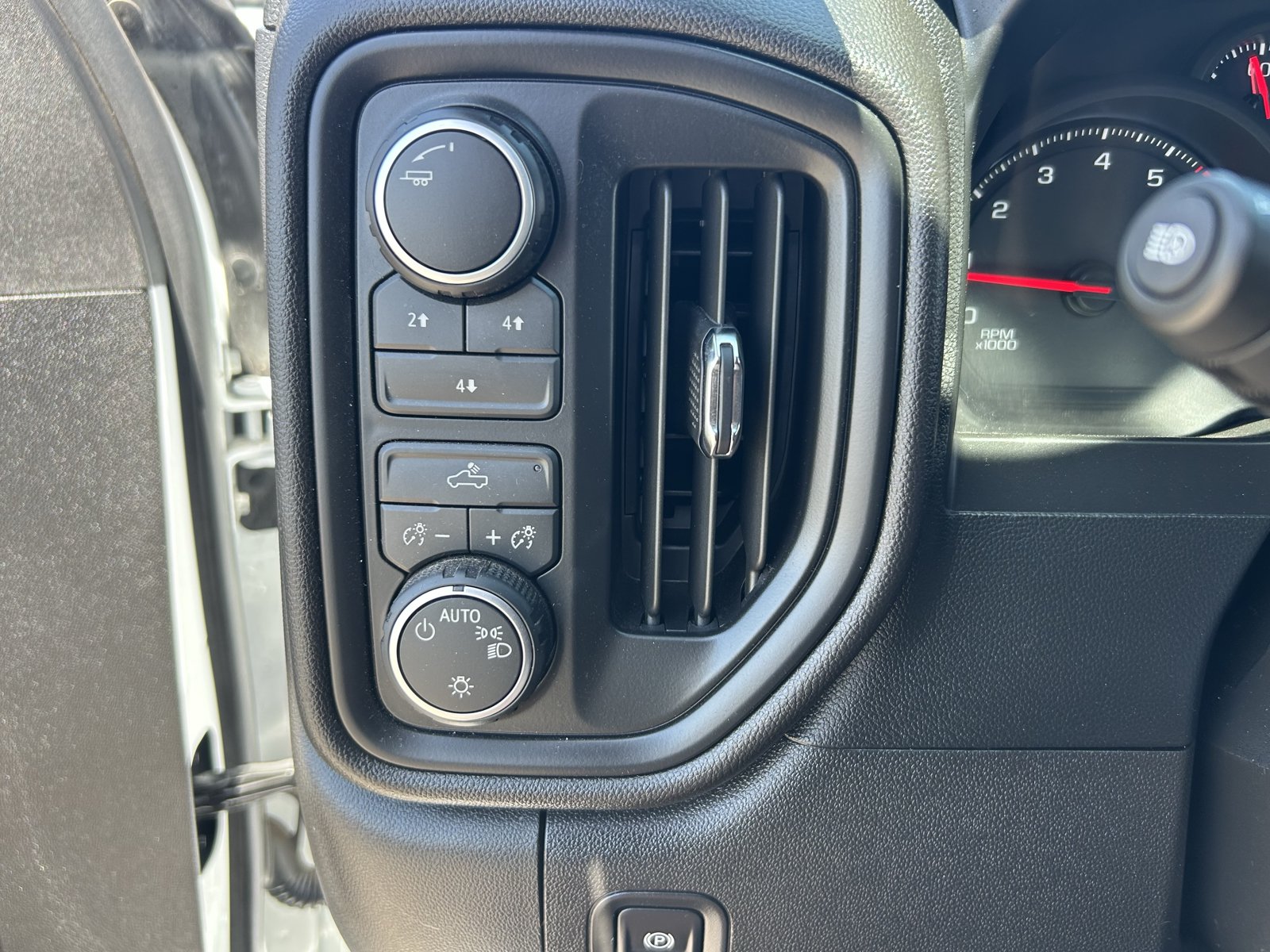 Certified 2026 Chevrolet Silverado 2500 W/T w/ WT Convenience Package AWD/4WD image 30