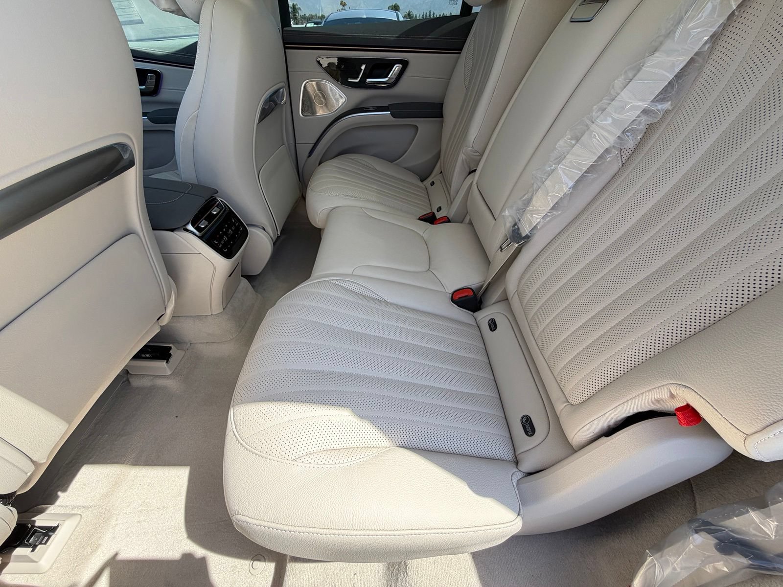 New 2026 Mercedes-Benz EQS 400 4MATIC SUV image 28