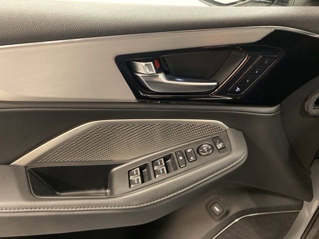 Used 2023 Acura MDX SH-AWD image 19