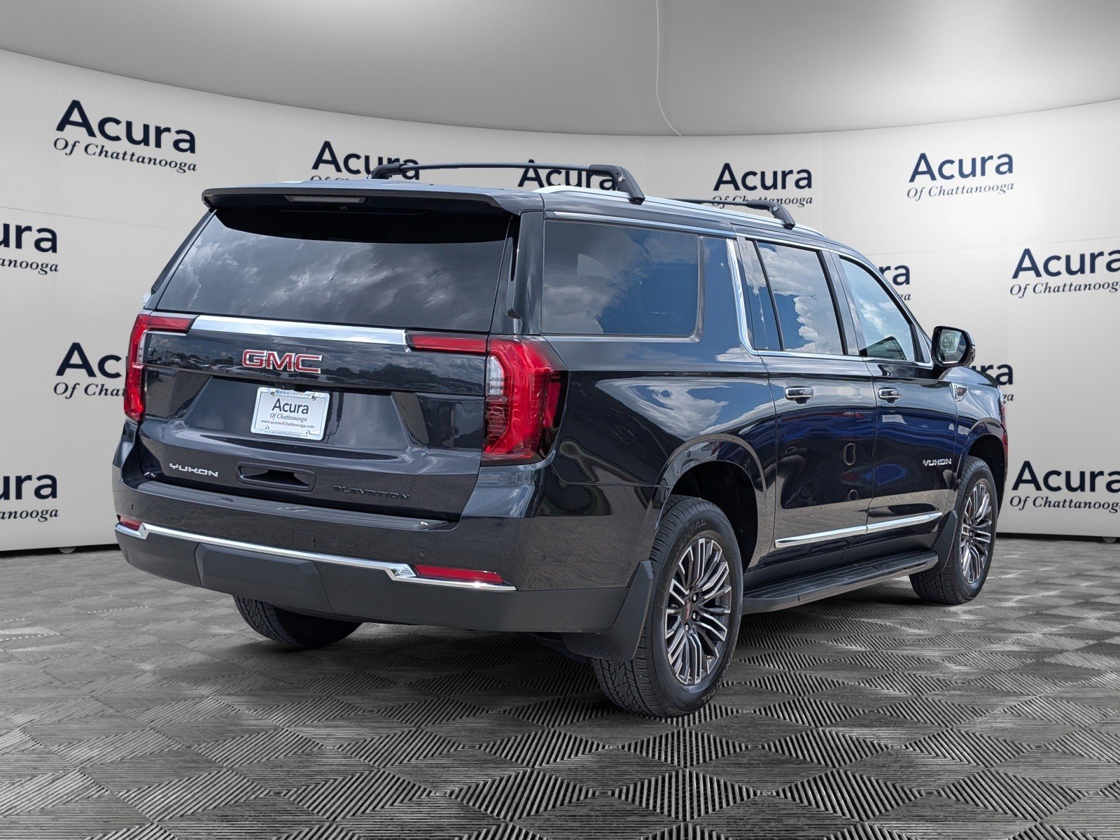 Used 2025 GMC Yukon XL Elevation w/ LPO, Illumination Package AWD/4WD image 7