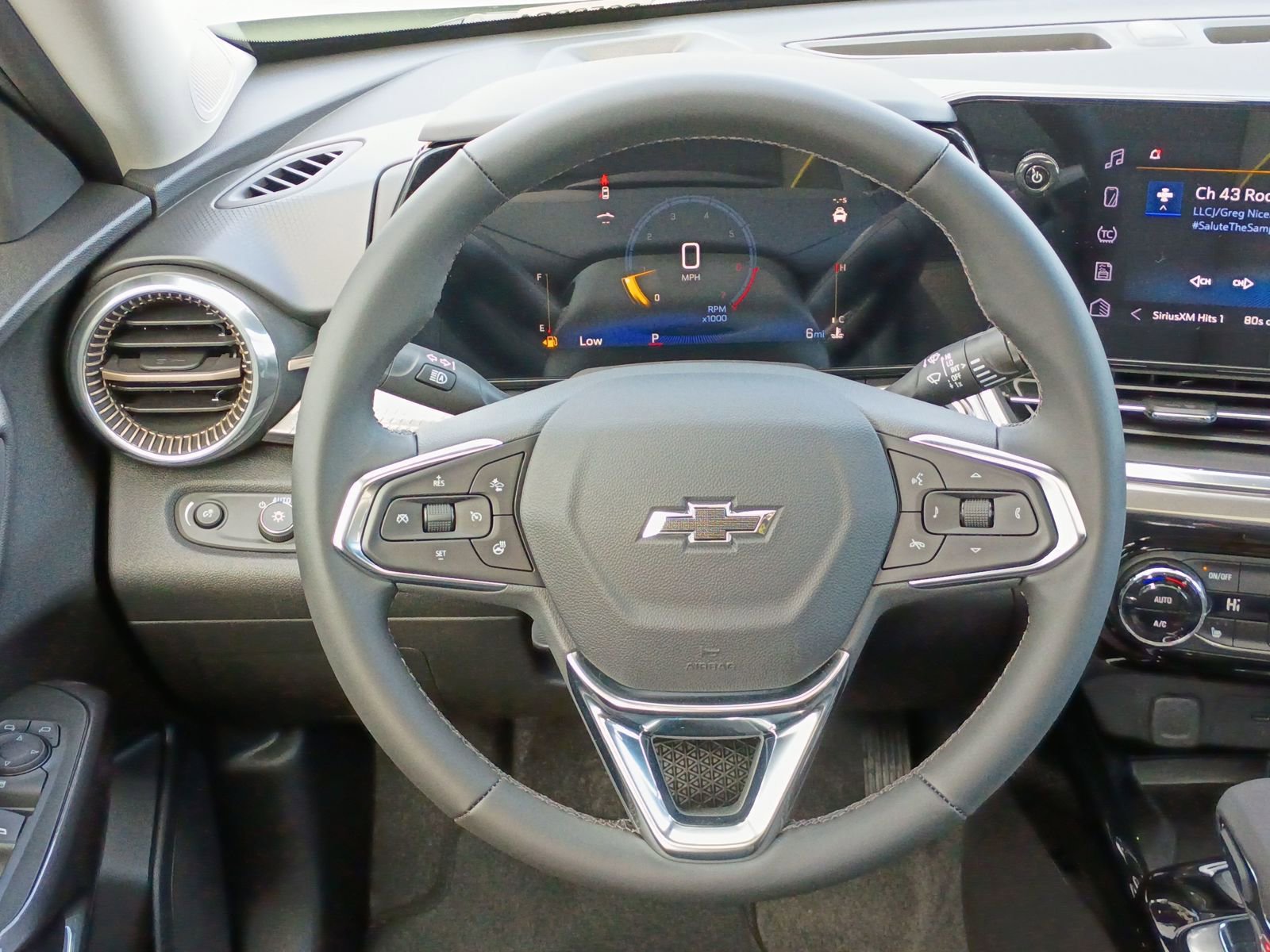 New 2026 Chevrolet Trax ACTIV w/ Sunroof Package image 27