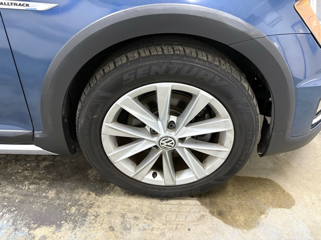 Used 2017 Volkswagen Golf Alltrack SE image 19