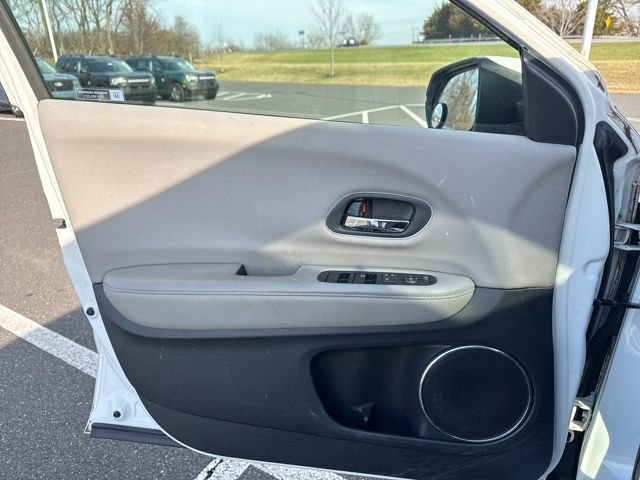 Used 2017 Honda HR-V EX image 23