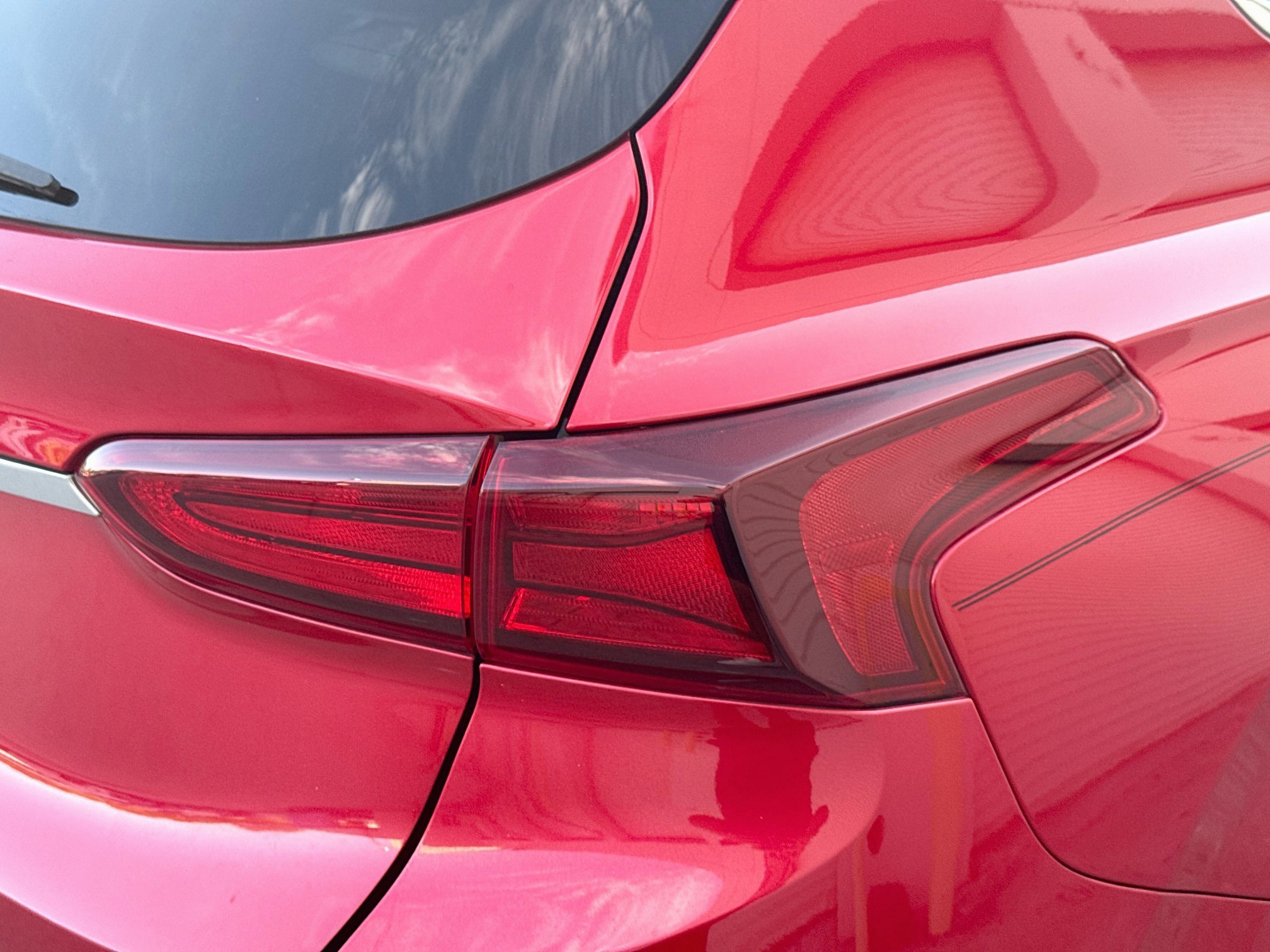 Used 2020 Hyundai Santa Fe SE FWD image 25