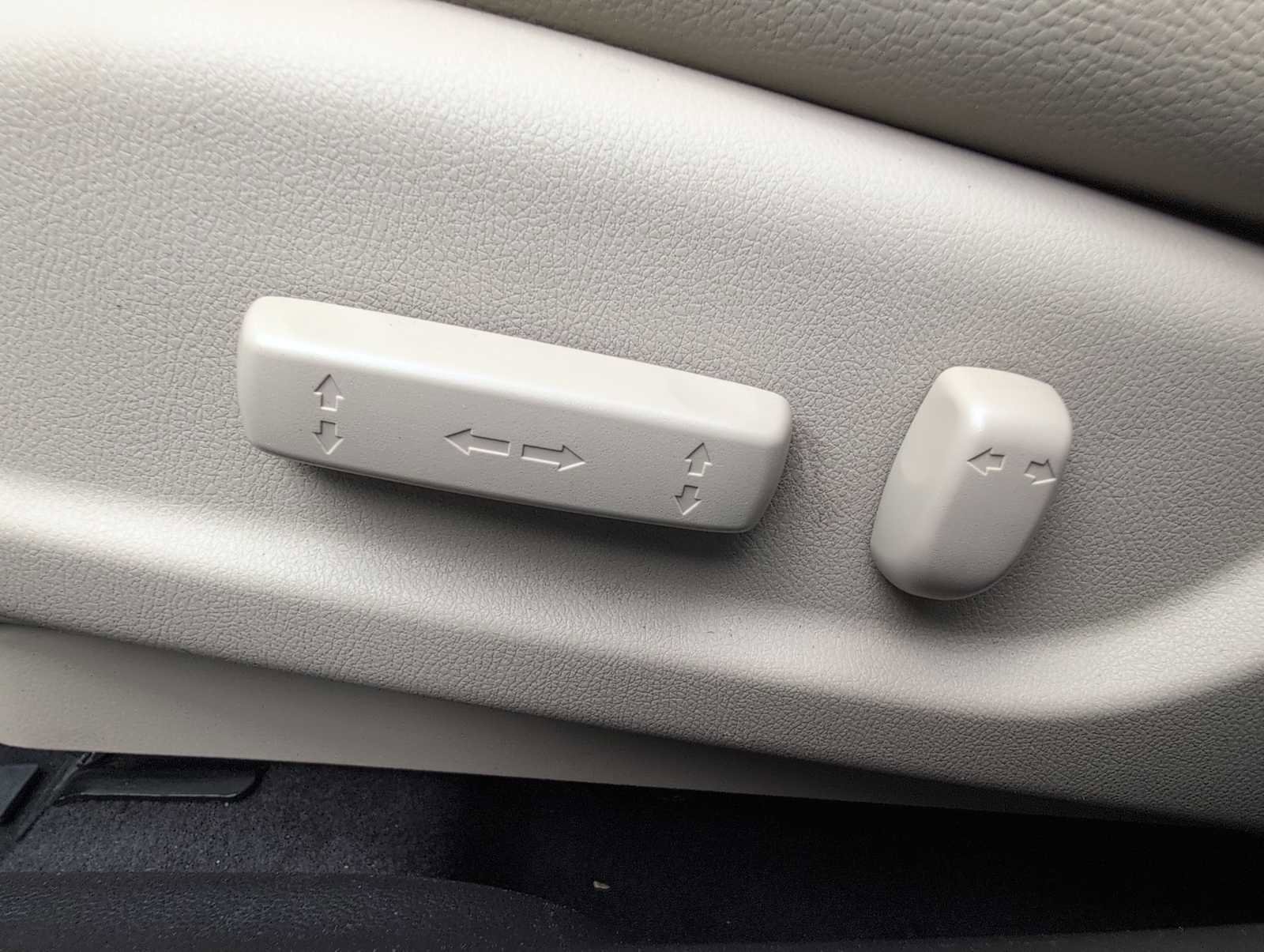 Used 2013 Acura ILX w/ Technology Package image 18