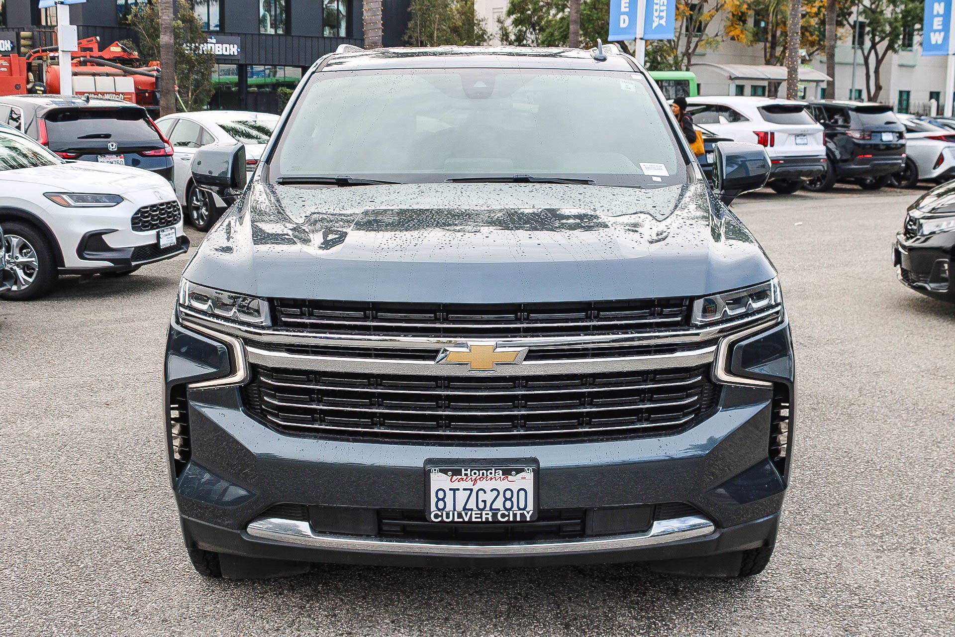 Used 2021 Chevrolet Suburban LT image 2