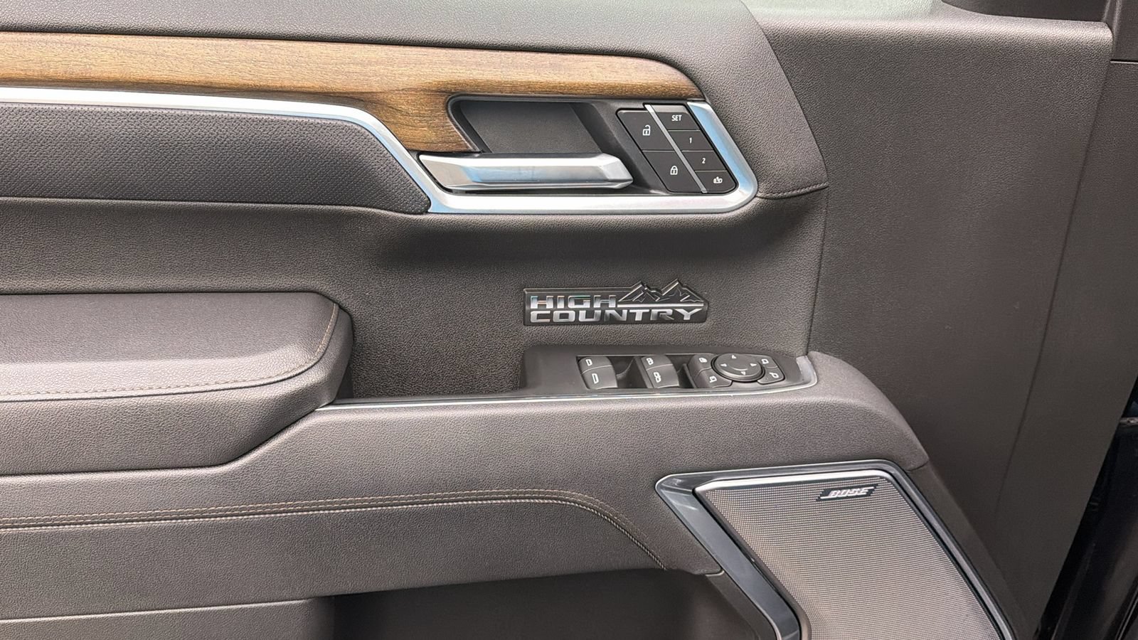 Used 2026 Chevrolet Silverado 1500 High Country w/ Midnight Edition AWD/4WD image 33