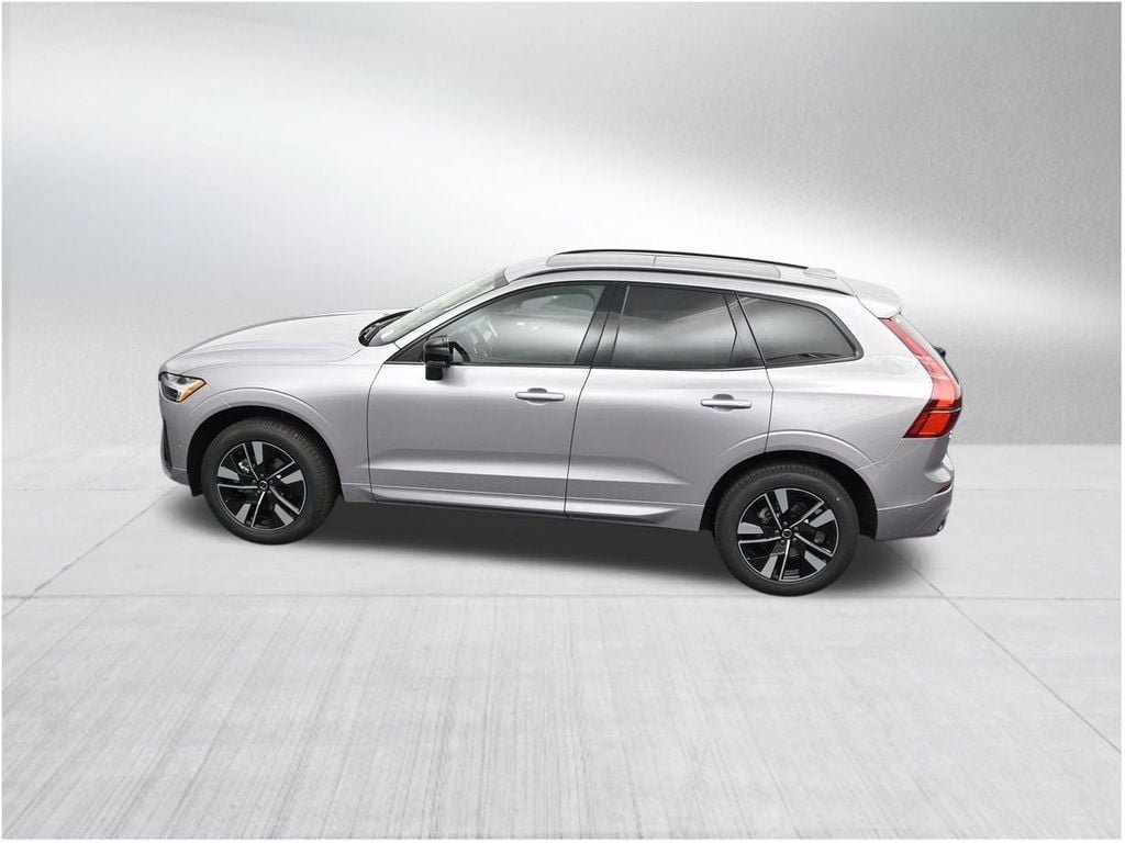 New 2026 Volvo XC60 B5 Plus AWD/4WD image 14