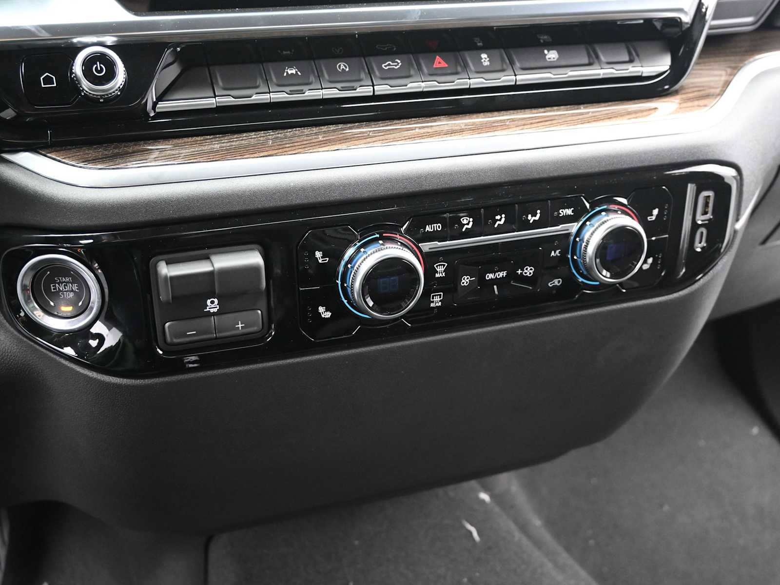 New 2026 GMC Sierra 1500 Elevation image 18