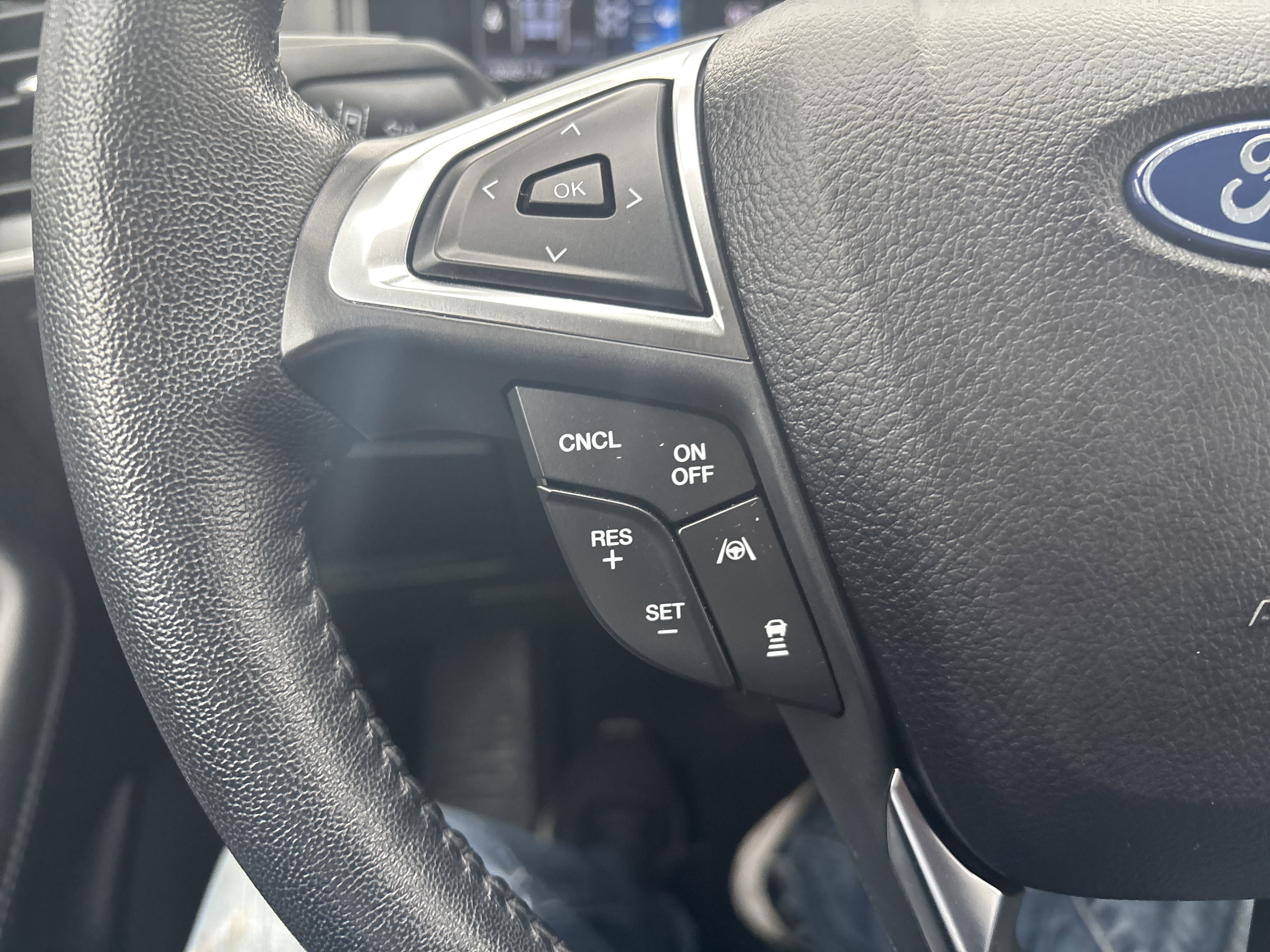 Used 2024 Ford Edge SEL image 19