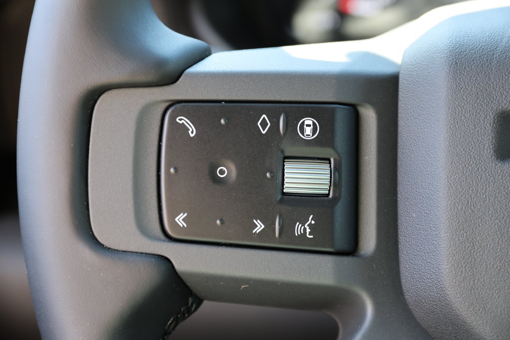 New 2026 Land Rover Defender 110 X-Dynamic SE AWD/4WD image 15