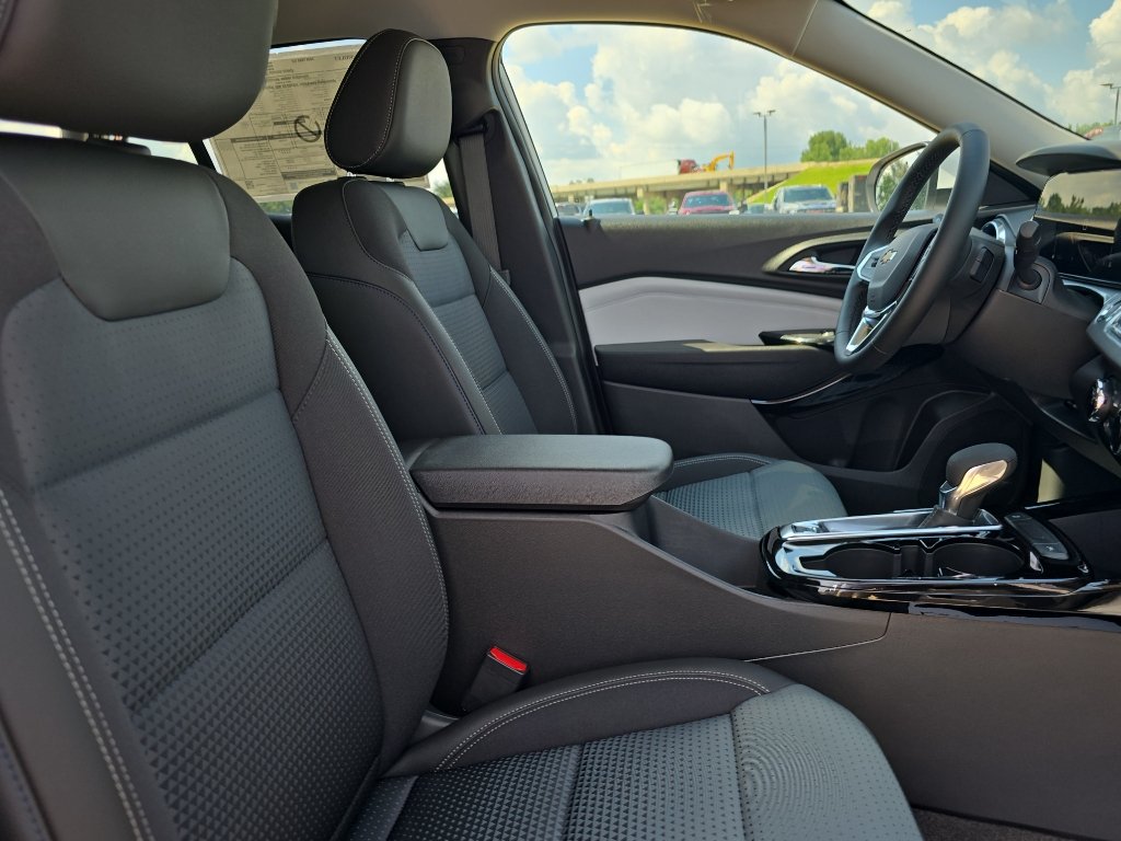 New 2026 Chevrolet Trax LT w/ Driver Confidence Package FWD image 13