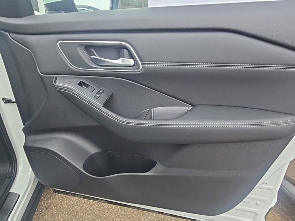 New 2026 Nissan Rogue Platinum AWD/4WD image 22