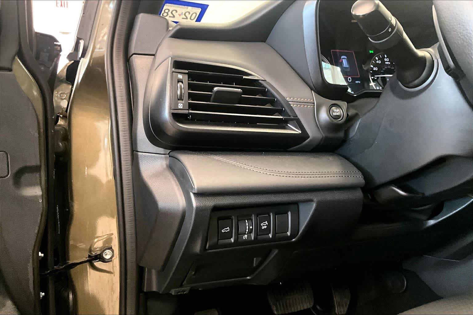 Used 2025 Subaru Outback Wilderness AWD/4WD image 30