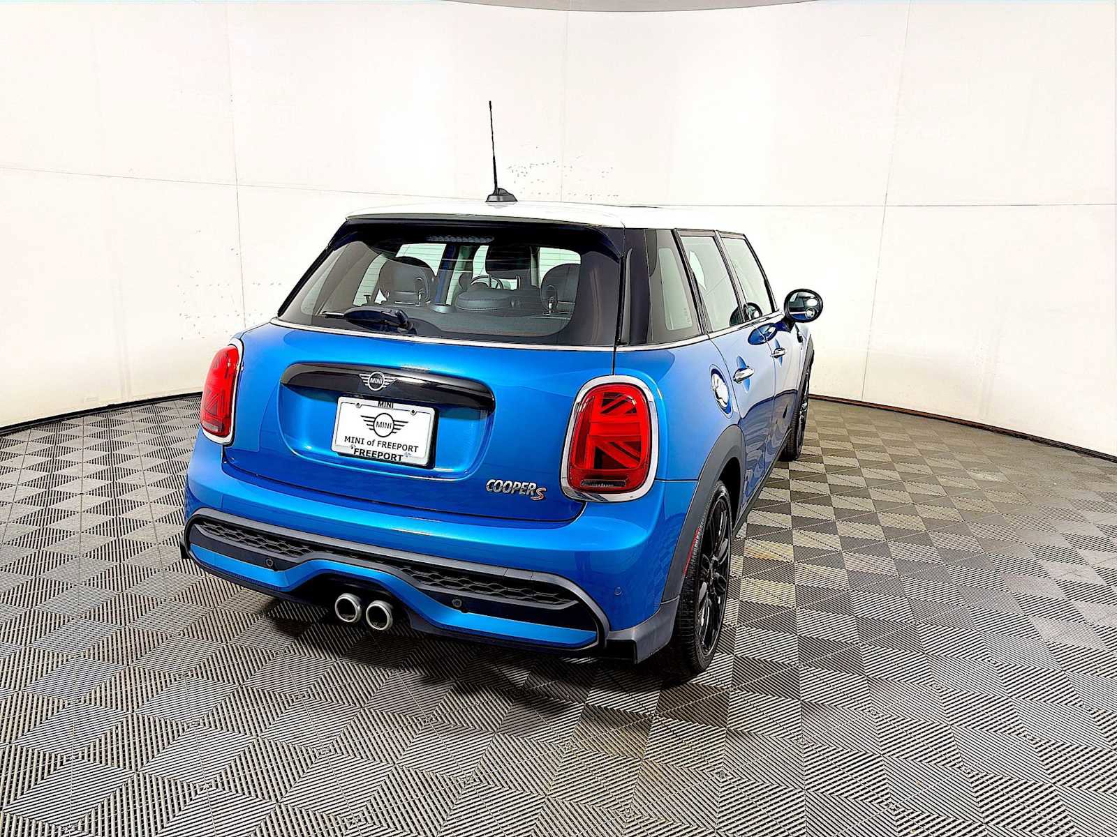 Used 2023 MINI Cooper S image 6